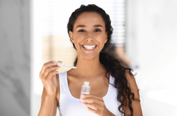 Gluconolactone: The Sensitive Skin Hero You Haven’t Tried Yet Gluconolactone: The Sensitive Skin Hero You Haven’t Tried Yet