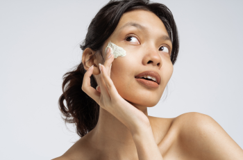 Skin Cycling Explained: A Smarter Skincare Routine Skin Cycling Explained: A Smarter Skincare Routine