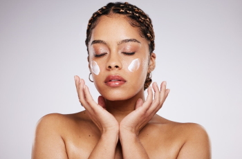Skin Cycling and Products: How to Skincycle Your Skincare Routine