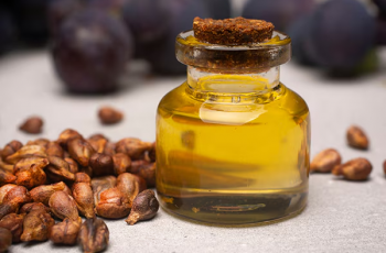 Grapeseed Oil for Skin: Benefits, Uses, and Is It Right for You?