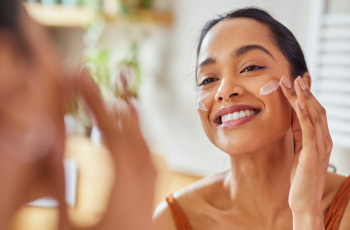 How to Safely Use Salicylic Acid Powder in Skincare