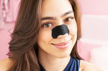 How to Remove Blackheads on Your Nose Safely and Effectively