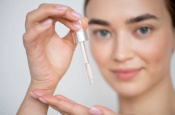 Retinol vs Retinoid What’s Stronger and Better for Skin