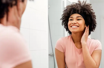 Unlock Glowing Skin with Hyaluronic Acid and Vitamin E