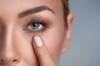 Fine Lines vs Wrinkles: Your Skincare Guide to Aging Gracefully Fine Lines vs Wrinkles: Your Skincare Guide to Aging Gracefully