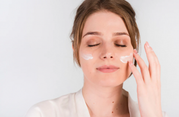 How Expired Sunscreen Impacts Your Skin and Sun Protection How Expired Sunscreen Impacts Your Skin and Sun Protection