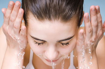 Dermatologist Tips for Choosing the Right Face Wash and Cleanser Dermatologist Tips for Choosing the Right Face Wash and Cleanser