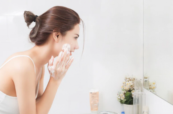 What to Put on Your Face After Acne Extractions What to Put on Your Face After Acne Extractions