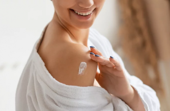 How to Prevent and Treat Dry Skin During Winter Months How to Prevent and Treat Dry Skin During Winter Months