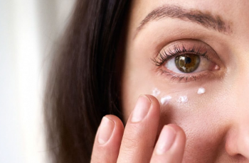 The Complete Dermatologist-Approved Guide to Eye Creams and Ingredients