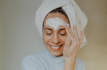 Effective Skincare and Lifestyle Tips to Reduce Forehead Wrinkles