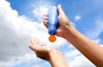 Does Daily Sunscreen Still Allow Enough Vitamin D Production Safely?