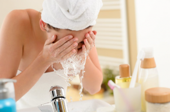 How to Wash Your Face Right: Expert Skincare Guide
